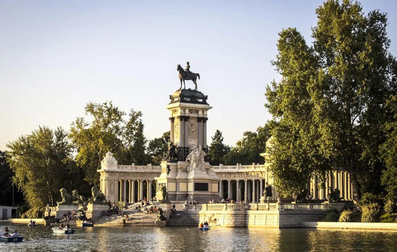Estudio Con Vistas Alcalaretiro Madrid Exteriör bild